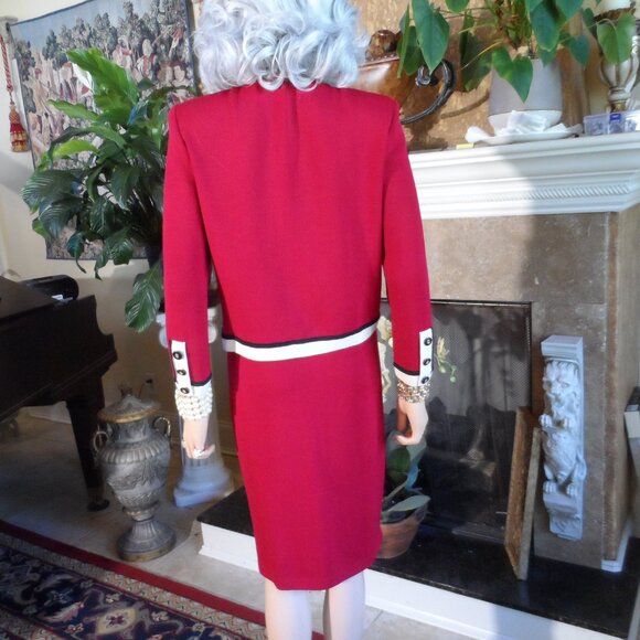 St. John Collection Red Skirt & Jacket Knit Suit Size 6/M - Picture 15 of 16